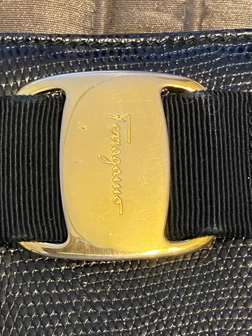 Salvatore Ferragamo Vintage - GUC -Vera Bow Lizard Embossed Shoulder Black Bag